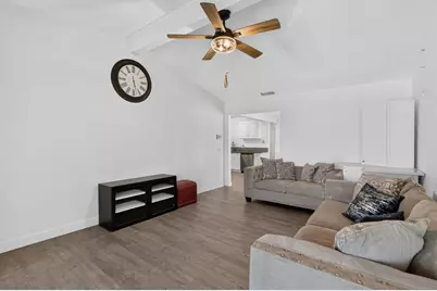 7803 Orchard Woods Circle, Sacramento, CA 95828 - Photo 15