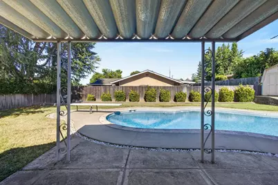 6516 Meadowcreek Way, Citrus Heights, CA 95621 - Photo 47