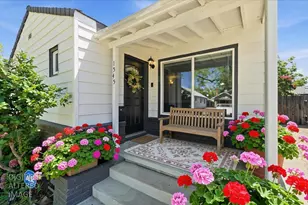 1545 35th St, Sacramento, CA 95816 - Photo 1