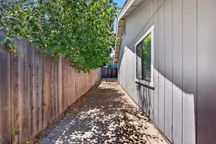 9260 Mantle Ct, Elk Grove, CA 95758 - Photo 43