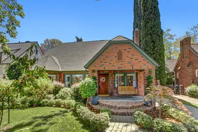 725 33rd Street, Sacramento, CA 95816 - Photo 3