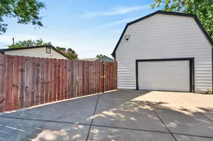 2604 Fairfield St, Sacramento, CA 95815 - Photo 31