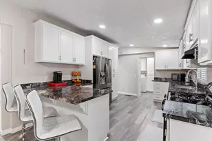 Village Circle, Sacramento, CA 95838 - Photo 15