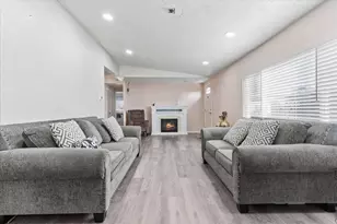 Village Circle, Sacramento, CA 95838 - Photo 9