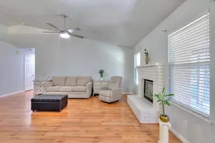 5659 W Menlo Ave, Fresno, CA 93722 - Photo 25
