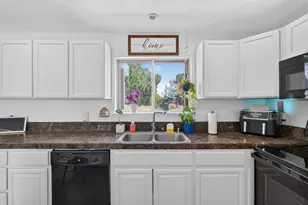 11890 Cresthill Dr, Elk Grove, CA 95624 - Photo 15