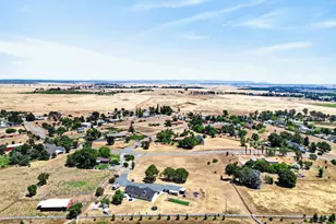 11890 Cresthill Dr, Elk Grove, CA 95624 - Photo 69