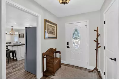 11890 Cresthill Drive, Elk Grove, CA 95624 - Photo 9