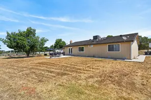 11890 Cresthill Dr, Elk Grove, CA 95624 - Photo 49