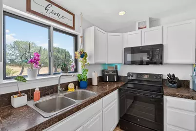 11890 Cresthill Drive, Elk Grove, CA 95624 - Photo 15