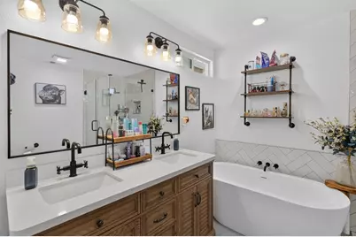 11890 Cresthill Drive, Elk Grove, CA 95624 - Photo 29