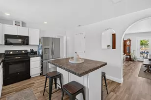 11890 Cresthill Dr, Elk Grove, CA 95624 - Photo 13