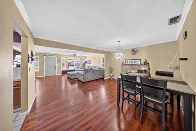 7560 Lemarsh Way, Sacramento, CA 95822 - Photo 13
