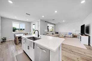 9475 Pasaje Pl, Elk Grove, CA 95624 - Photo 19