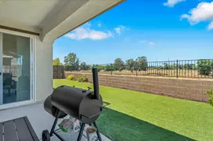 9475 Pasaje Pl, Elk Grove, CA 95624 - Photo 43