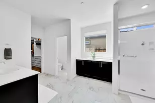 9475 Pasaje Pl, Elk Grove, CA 95624 - Photo 33