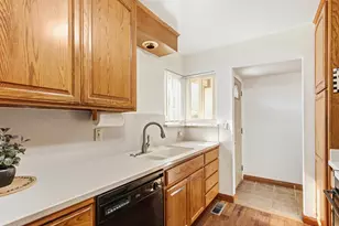 2085 51st Ave, Sacramento, CA 95822 - Photo 13