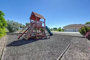 11880 Gidaro Dr, Elk Grove, CA 95624 - Photo 95