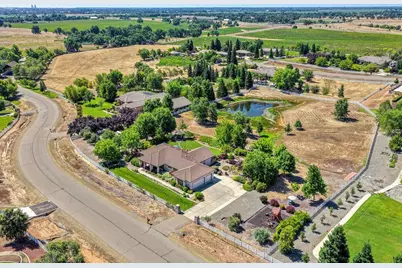 11880 Gidaro Drive, Elk Grove, CA 95624 - Photo 5