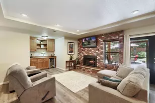 3025 Park Oak Dr, Lodi, CA 95242 - Photo 9