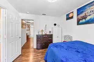 8101 Arroyo Vista Dr, Sacramento, CA 95823 - Photo 21