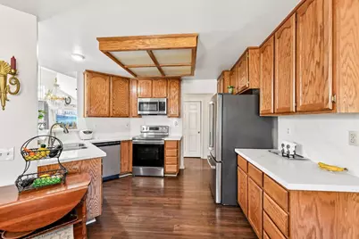 8101 Arroyo Vista Drive, Sacramento, CA 95823 - Photo 15