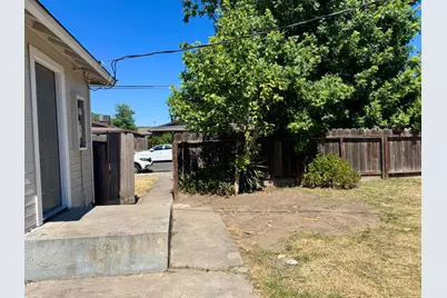 2225 N Sutter Street, Stockton, CA 95204 - Photo 17