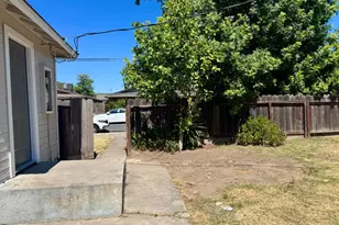 2225 N Sutter St, Stockton, CA 95204 - Photo 17