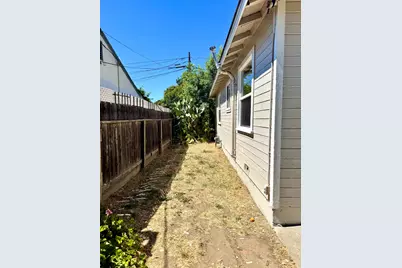 2225 N Sutter Street, Stockton, CA 95204 - Photo 19