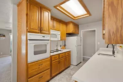 1307 Stafford Way, Yuba City, CA 95991 - Photo 15