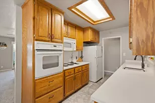 1307 Stafford Way, Yuba City, CA 95991 - Photo 15