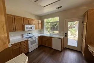 4225 Merchant Ln, Turlock, CA 95382 - Photo 7
