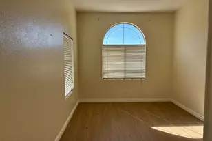 4956 Miramare Ln, Stockton, CA 95206 - Photo 19