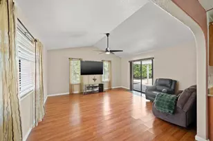 4865 Bamford Dr, Sacramento, CA 95823 - Photo 19