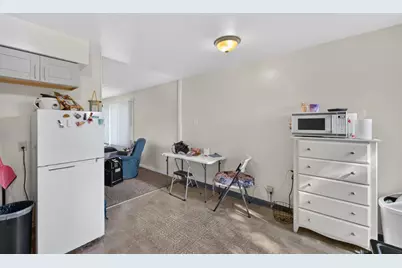 2421 Country Club Boulevard #B6, Stockton, CA 95204 - Photo 7