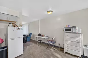2421 Country Club Blvd, Stockton, CA 95204 - Photo 7