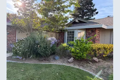 5825 Laguna Trail Way, Elk Grove, CA 95758 - Photo 9