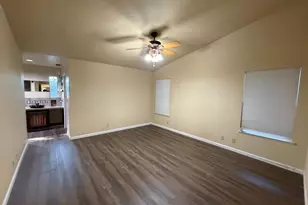 5825 Laguna Trail Way, Elk Grove, CA 95758 - Photo 19