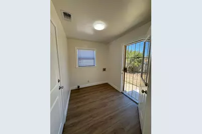 4501 Roosevelt Ave, Sacramento, CA 95820 - Photo 11