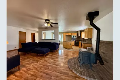 658 Lee Avenue, Newman, CA 95360 - Photo 5