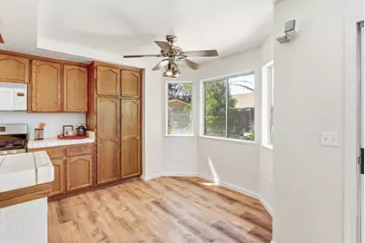 5209 Meadowland Way, Elk Grove, CA 95758 - Photo 17