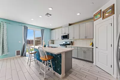 770 Berryessa Way, Olivehurst, CA 95961 - Photo 13