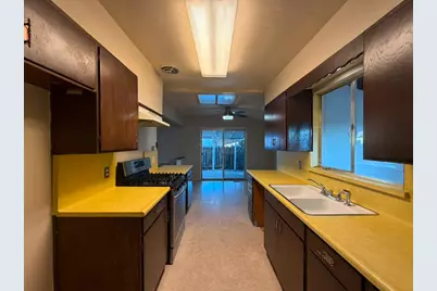 3032 Elmwood Avenue, Stockton, CA 95204 - Photo 9