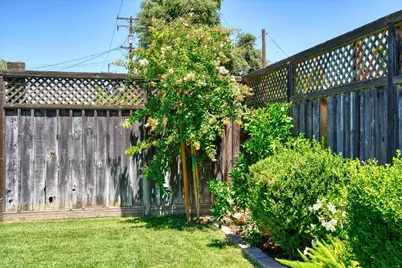 320 N Santa Cruz Avenue, Modesto, CA 95354 - Photo 37