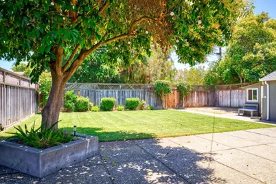 320 N Santa Cruz Avenue, Modesto, CA 95354 - Photo 35