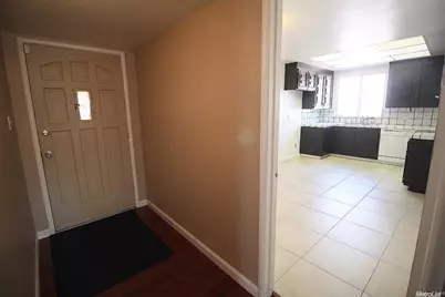 2 Tillman Circle, Sacramento, CA 95823 - Photo 3