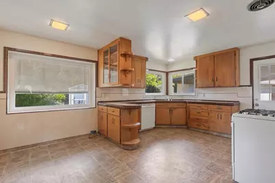 1045 Aidan Avenue, Sacramento, CA 95822 - Photo 13