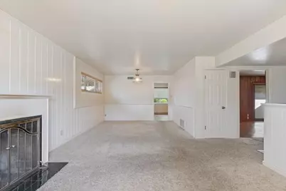 1045 Aidan Avenue, Sacramento, CA 95822 - Photo 9