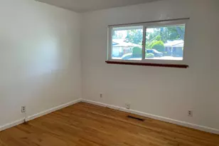 6181 S Land Park Dr, Sacramento, CA 95831 - Photo 17