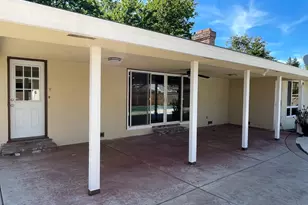 6181 S Land Park Dr, Sacramento, CA 95831 - Photo 25